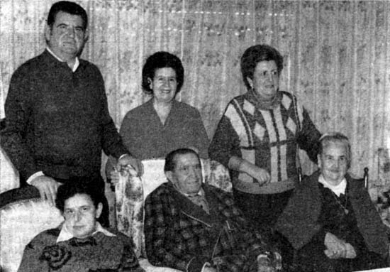 P. Andrés Lahera con su familia